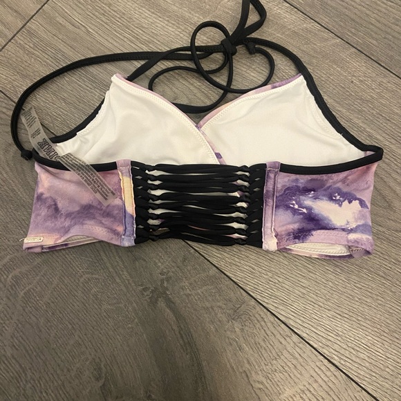 Victoria’s Secret pink bikini top - Picture 2 of 3